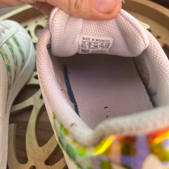 Adidas’s ShellToe Allstar Cheetah Holographic women’s shoes size 5.5 fits bigger - Picture 4 of 11